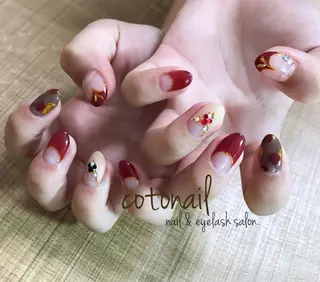 ミディアム ネイル ツメトマツゲ .のネイルデザイン