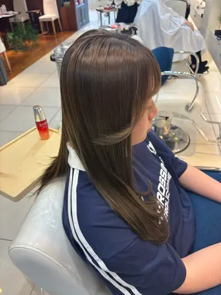 ロング 坂田 愛彩萌のヘアスタイル