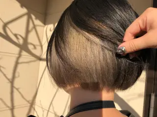 ショート カラー 三好 美里のヘアスタイル