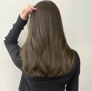 ロング カラー 岡本 紗依のヘアスタイル