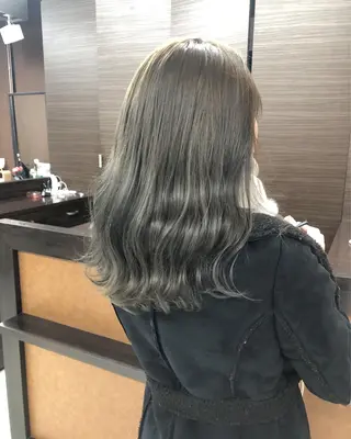 セミロング カラー 八谷 将平のヘアスタイル