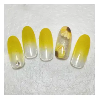 ネイル total salon fu-a'[フーア]所属・佐藤 芽衣のネイルデザイン