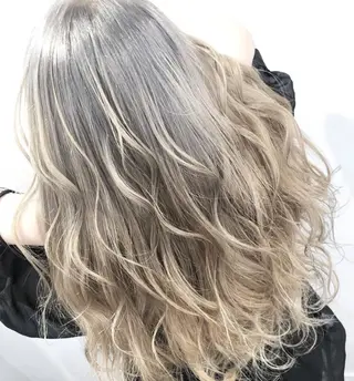 カラー ブリーチ毛縮毛矯正 👑山口のヘアスタイル