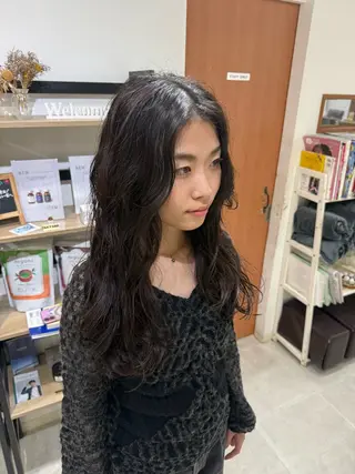 ロング パーマ 島 歩那のヘアスタイル