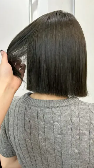 ミディアム カラー 蛭町 遥香のヘアスタイル