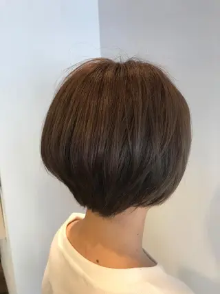 ショート カラー ひろせ かなのヘアスタイル