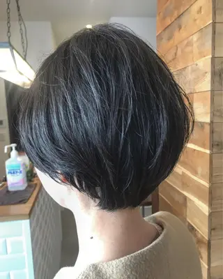 ショート 暖色カラー🍊 ボブ🌿顔周りcutのヘアスタイル