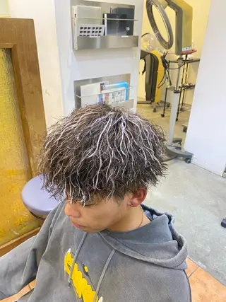 カラー パーマ メンズ プロフィールを ご覧くださいのヘアスタイル