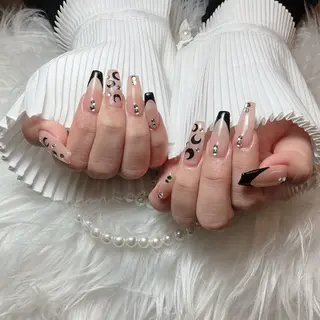 ネイル 🌈Yun nail hyejin💋のネイルデザイン