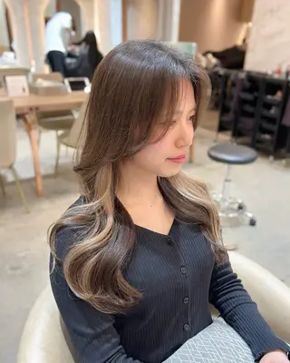 セミロング ハッシュカット/韓国 レイヤー/カハナのヘアスタイル