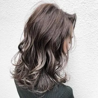 ミディアム 🫧FERIA北千里 🫧のヘアスタイル