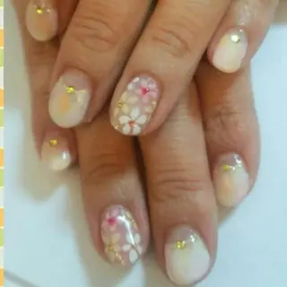 ネイル 田代 夏子のネイルデザイン