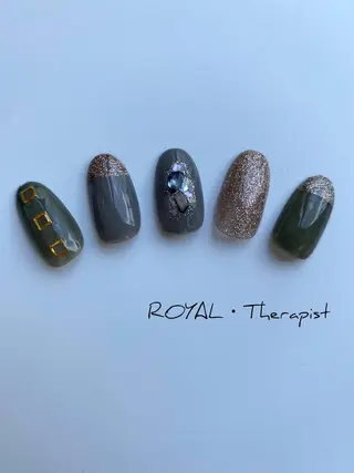 ネイル 【尾下】 ロイヤル•セラピストのネイルデザイン