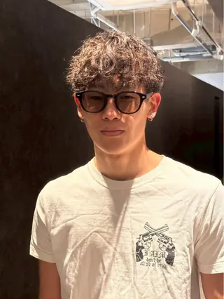 ショート パーマ メンズ 金山駅前/メンズ パーマ/真柄 恒輝のヘアスタイル