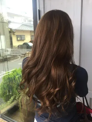 ロング カラー ツキダテ ユイのヘアスタイル