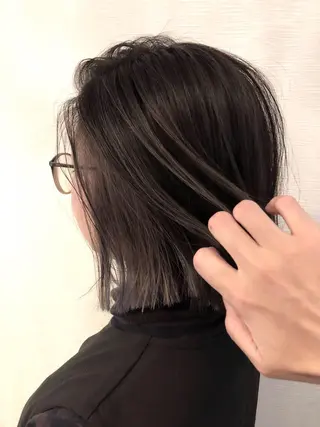 ミディアム カラー 平川 友希子のヘアスタイル