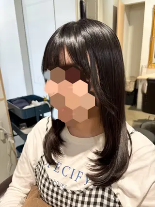 ミディアム 堀井 彩加のヘアスタイル