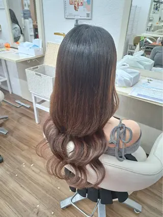 ロング GLOSS 心斎橋 山上のヘアスタイル