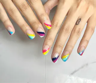 ミディアム ネイリスト シンのネイルデザイン