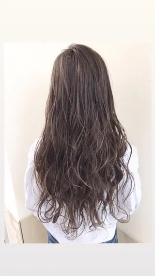 カラー MERu所属・MERu/高橋裕之 /レイヤー/艶カラーのヘアスタイル