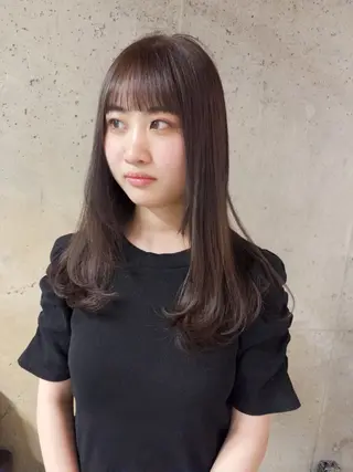 ロング KVELL ユナのヘアスタイル