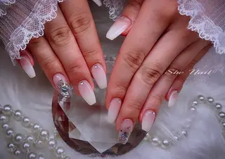 ネイル She   Nail所属・ISA_ BELLAのネイルデザイン