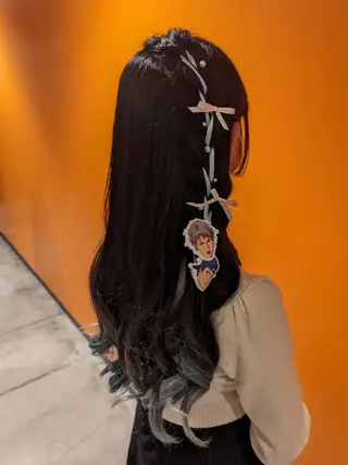 カラー ヘアアレンジ ロング 推しカラー🦉にじさ んじカラー🌈🕒✨のヘアスタイル