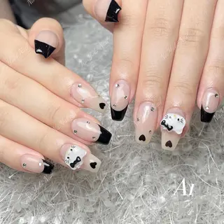 ネイル 🦋 Queenieのネイルデザイン