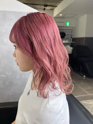 ミディアム カラー ヘアアレンジ _WHITE鳳所属・ミルクティーベージュ ハイライトヘアHIのヘアスタイル