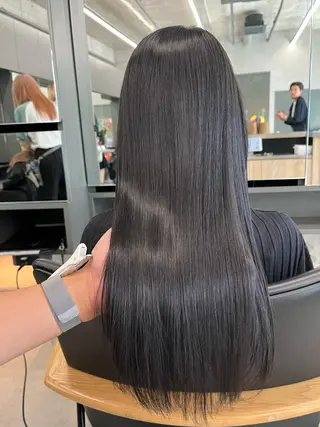 セミロング 縮毛矯正/ レイヤーカット/梅田のヘアスタイル