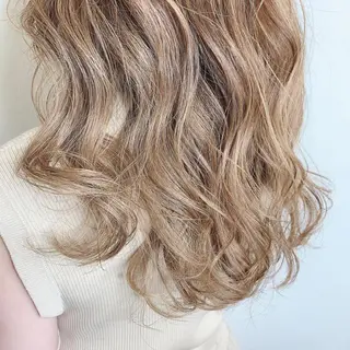 セミロング オリーブカラー 特化　　kaiのヘアスタイル