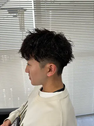 ショート パーマ メンズ ユウ🪄 パーマ指名No1のヘアスタイル