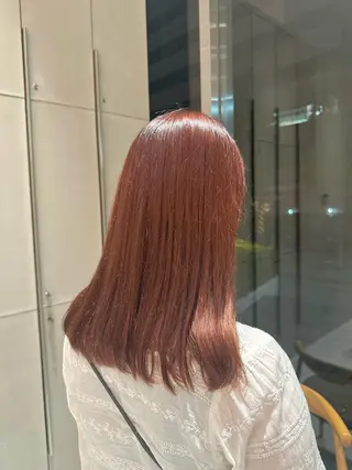 ミディアム カラー ミオ💎透ける暗髪／ ブリーチなしWカラーのヘアスタイル