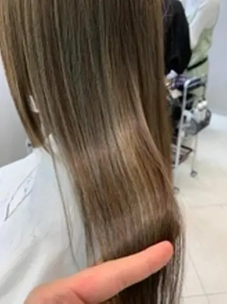 ロング カラー 前田 桃花のヘアスタイル