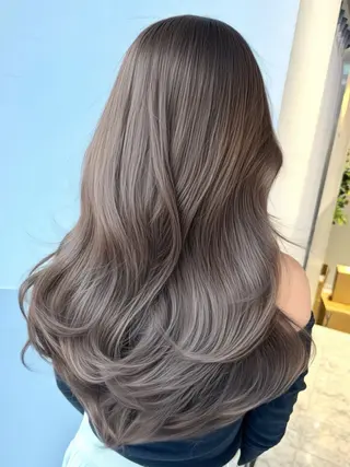 セミロング カラー 顔まわりの神様✨ 透明感カラー藤嶋秀幸のヘアスタイル