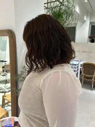 ミディアム パーマ 透明感カラー🫧 nanohaのヘアスタイル