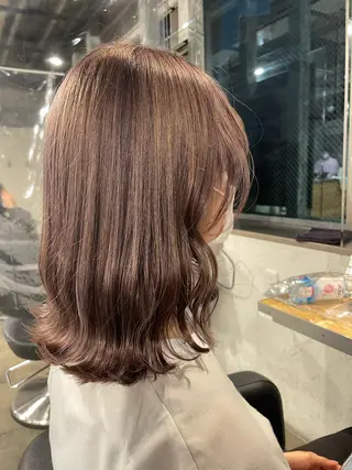 ミディアム カラー パーマ ヘアアレンジ メンズ キッズ ネイル マツエク・マツパ 透明感カラー・レイヤ ー🎀amika🎀のヘアスタイル
