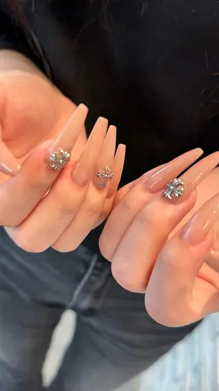 ロング m kaori𓃟のネイルデザイン