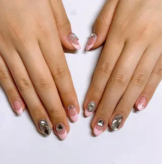 ネイル VIERU 🌈🎀💖のネイルデザイン