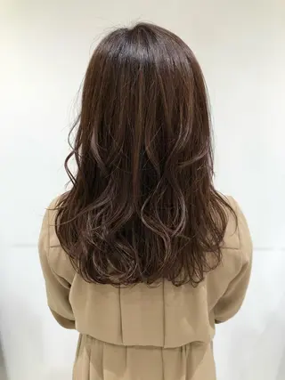 セミロング カラー ルシードスタイルリコット所属・横山 穂高のヘアスタイル