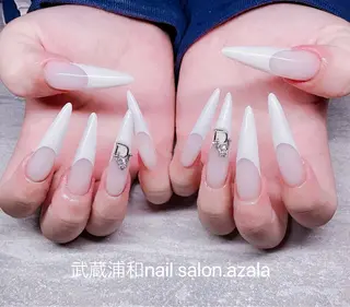 ネイル R inのネイルデザイン