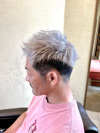 ショート カラー 井内 亮次のヘアスタイル