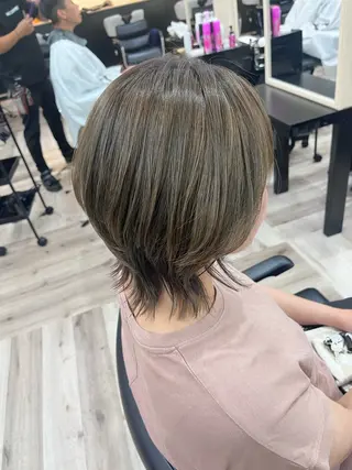 ショート Ayumi/艶カラー /レイヤー/ネイルのヘアスタイル