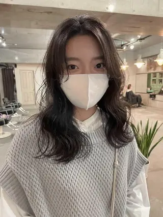 セミロング カラー ヘアアレンジ 南堀江 möwen ( メーヴェ )所属・mowen RUIのヘアスタイル