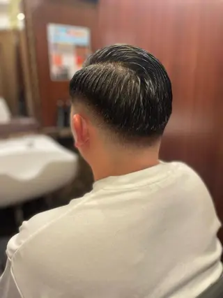 ショート メンズ 海老原 コウのヘアスタイル