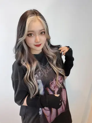 ロング アールバイニーナ所属・R by NINA アールバイニーナのヘアスタイル