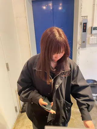 セミロング カラー MIOベージュカラー 柔らかいカラーのヘアスタイル