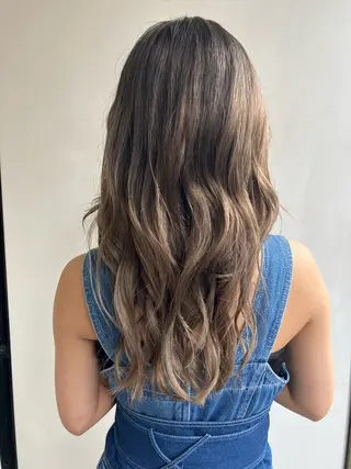 ロング カラー THE ESSENCE 蔵前所属・怜音/ REONのヘアスタイル