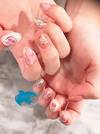 ネイル ENSIA エンシアのネイルデザイン