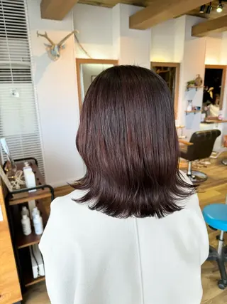 セミロング カラー ツキダテ ユイのヘアスタイル